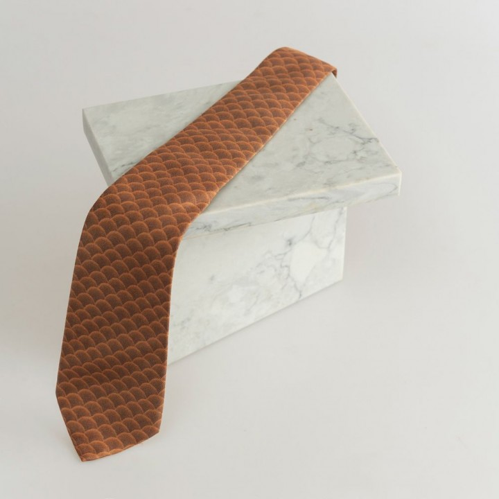 Silk tie with yellow Wave pattern